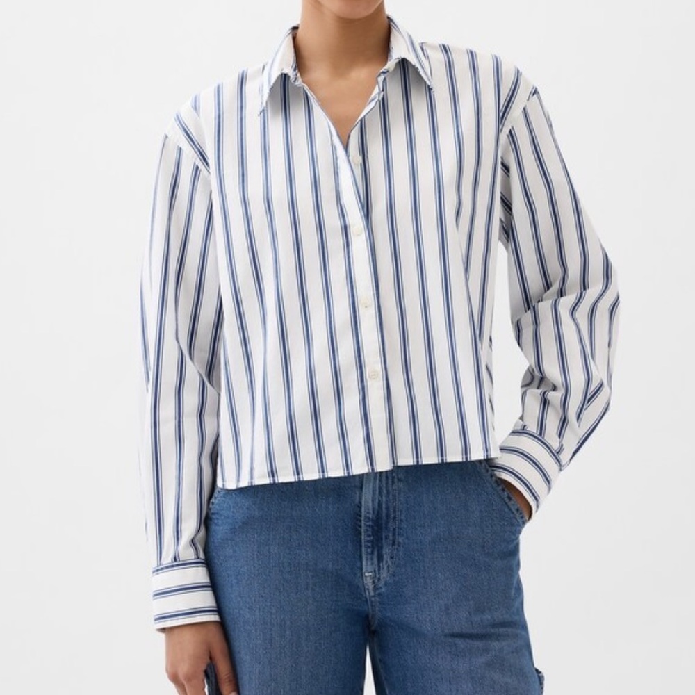 GAP Organic Cotton Poplin Cropped Shirt in Blue & White Stripe, size medium